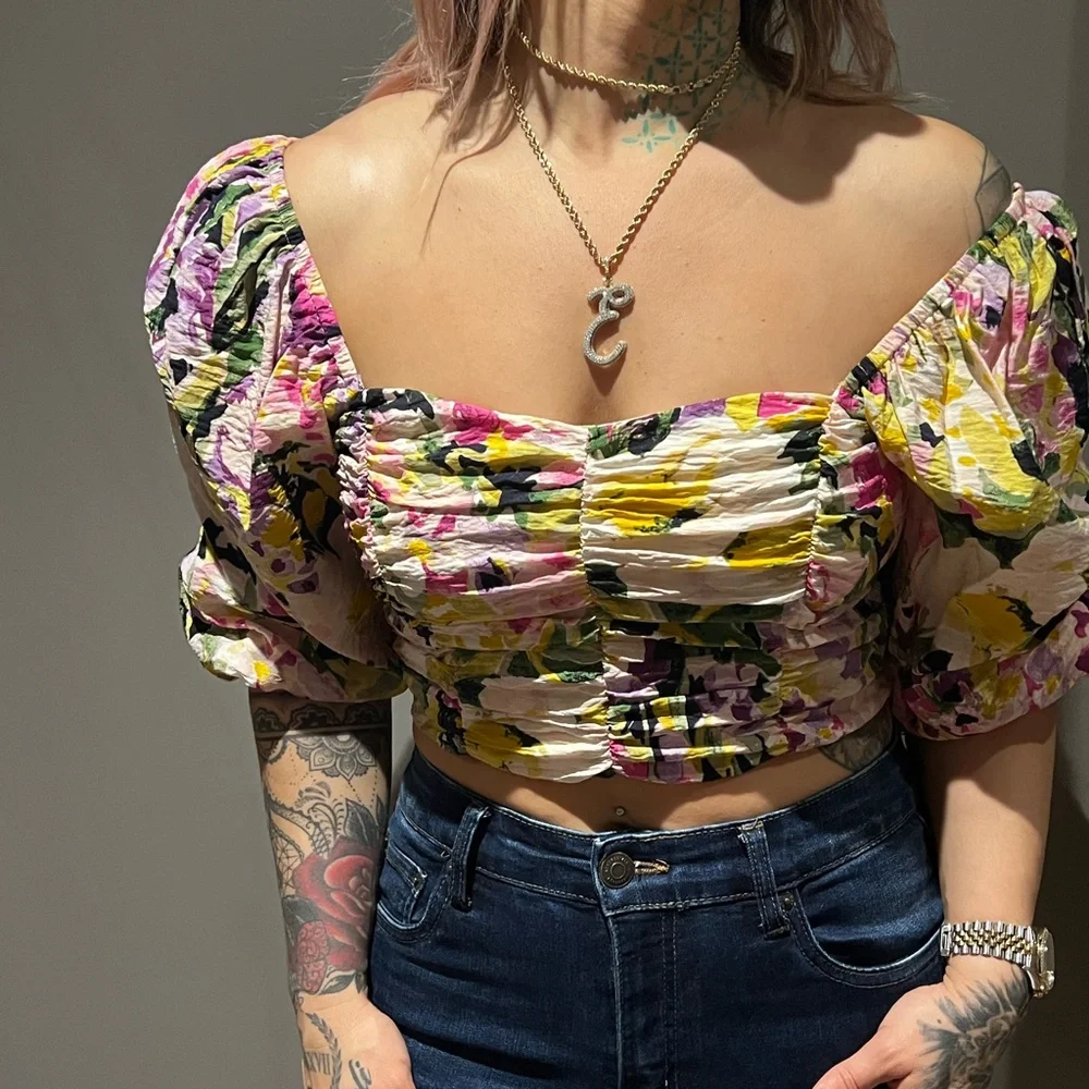 H&M pretty floral cropped blouse, size M - Picture 1 of 8